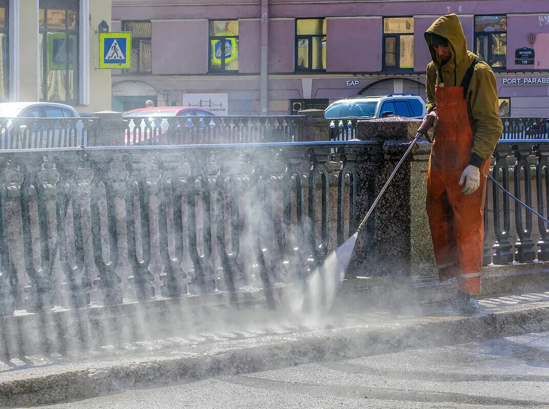 средь бела дня фильм 2012. среди белого дня начали чистку города. генри кавилл и брюс уиллис. снежный субботник картинки. среди белого дня начали чистку города.