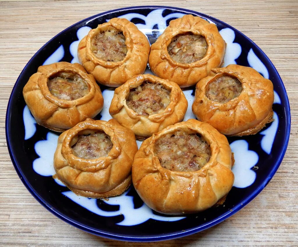 Беляши с мясом. Вак беляш башкирский. Вак беляш фото. Вак балеш татарский пирог. Вак бэлеш татарское национальное блюдо.