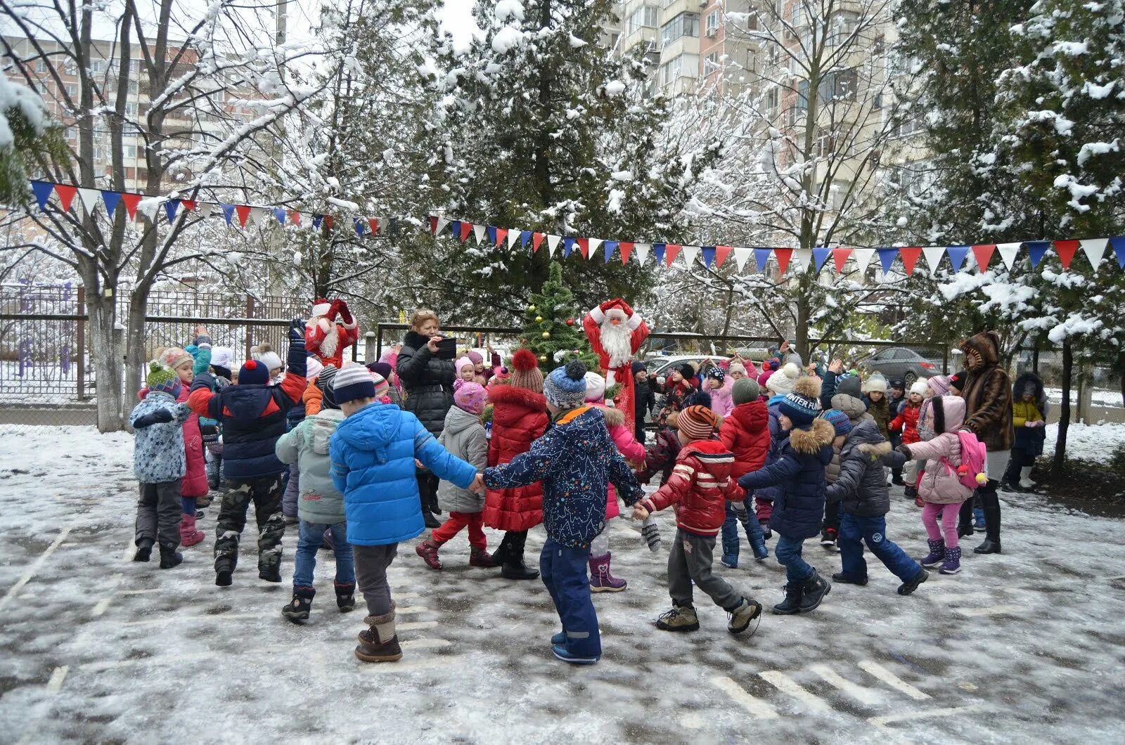 Игра два Мороза. Подвижная игра два Мороза. Подвижная Ига «два Мороза. Подвижная игра дети и Мороз. Игра мороз красный