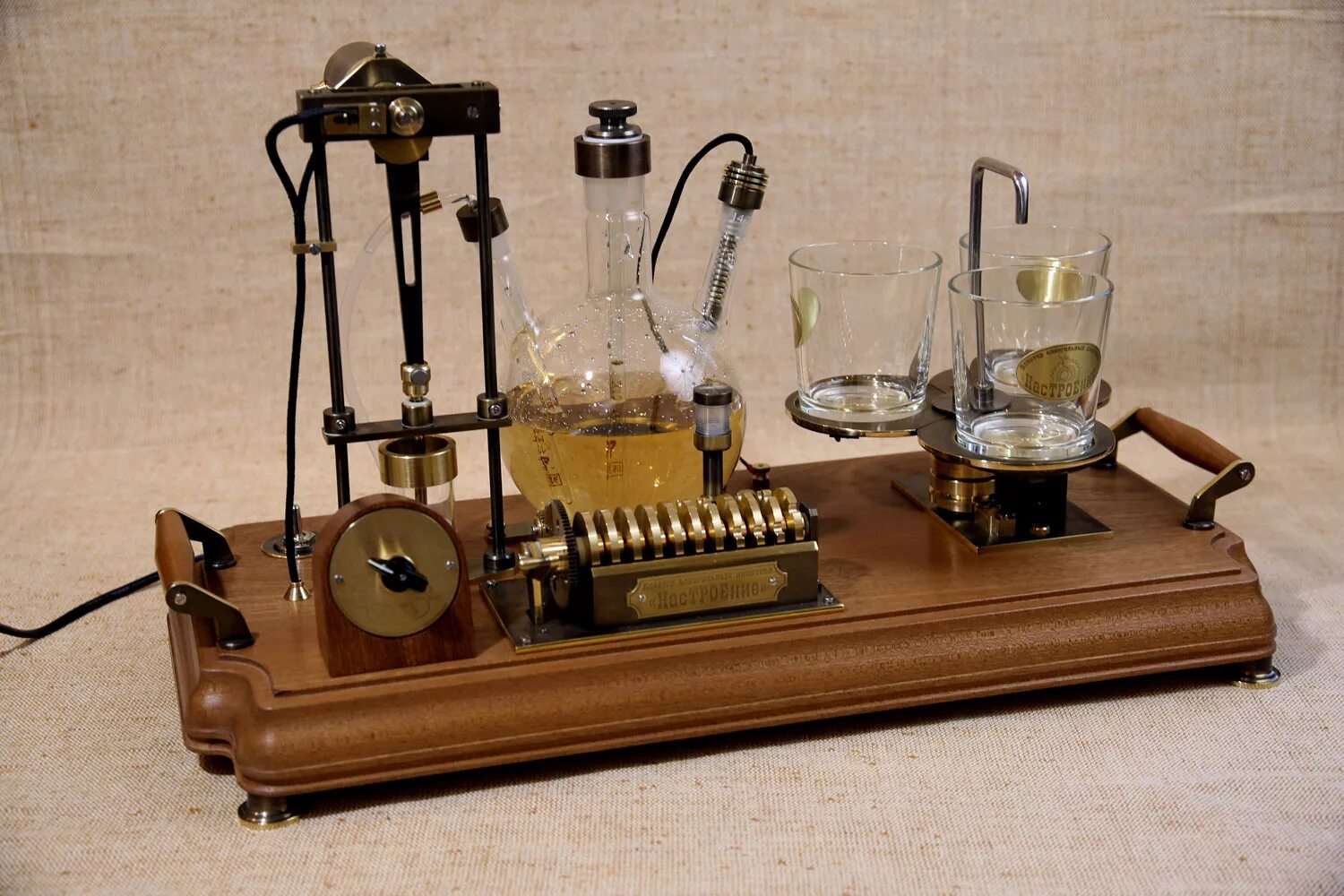 Наливатор алкоголя автоматический своими руками. Диспенсер для алкоголя наливатор. Наливатор ардуино дозатор. Наливатор ардуино дозатор. Автоматический наливатор.