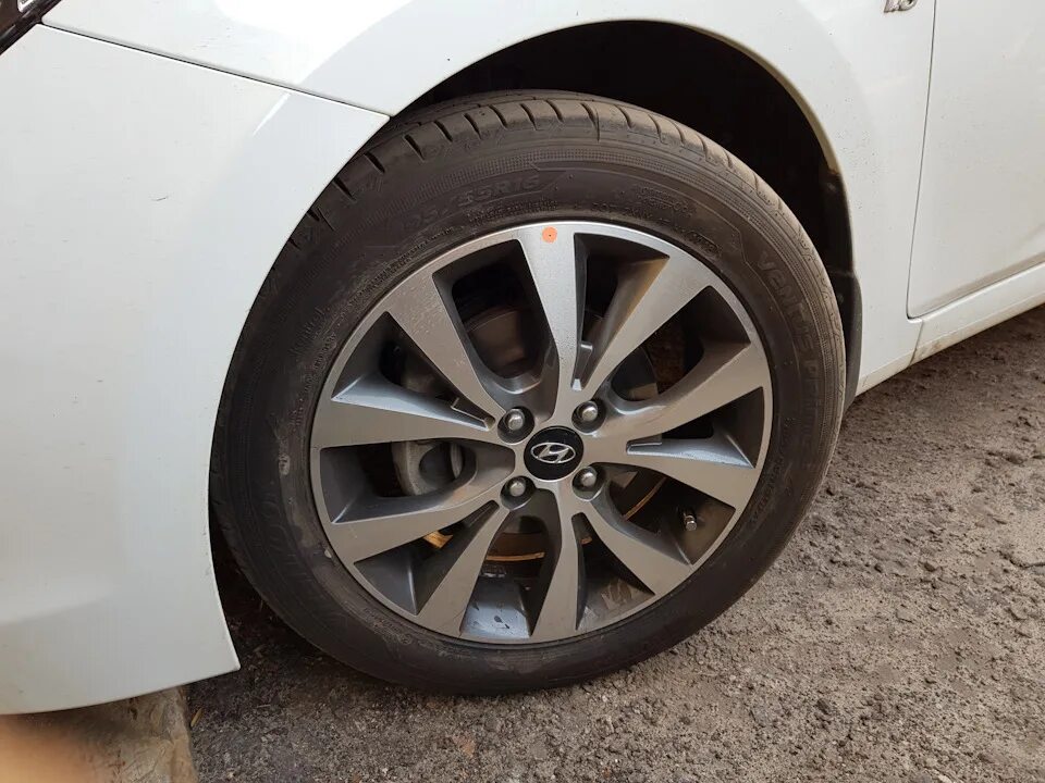 Диски на солярис r15. Колеса hyundai solaris r16. диски солярис r16 оригинал.