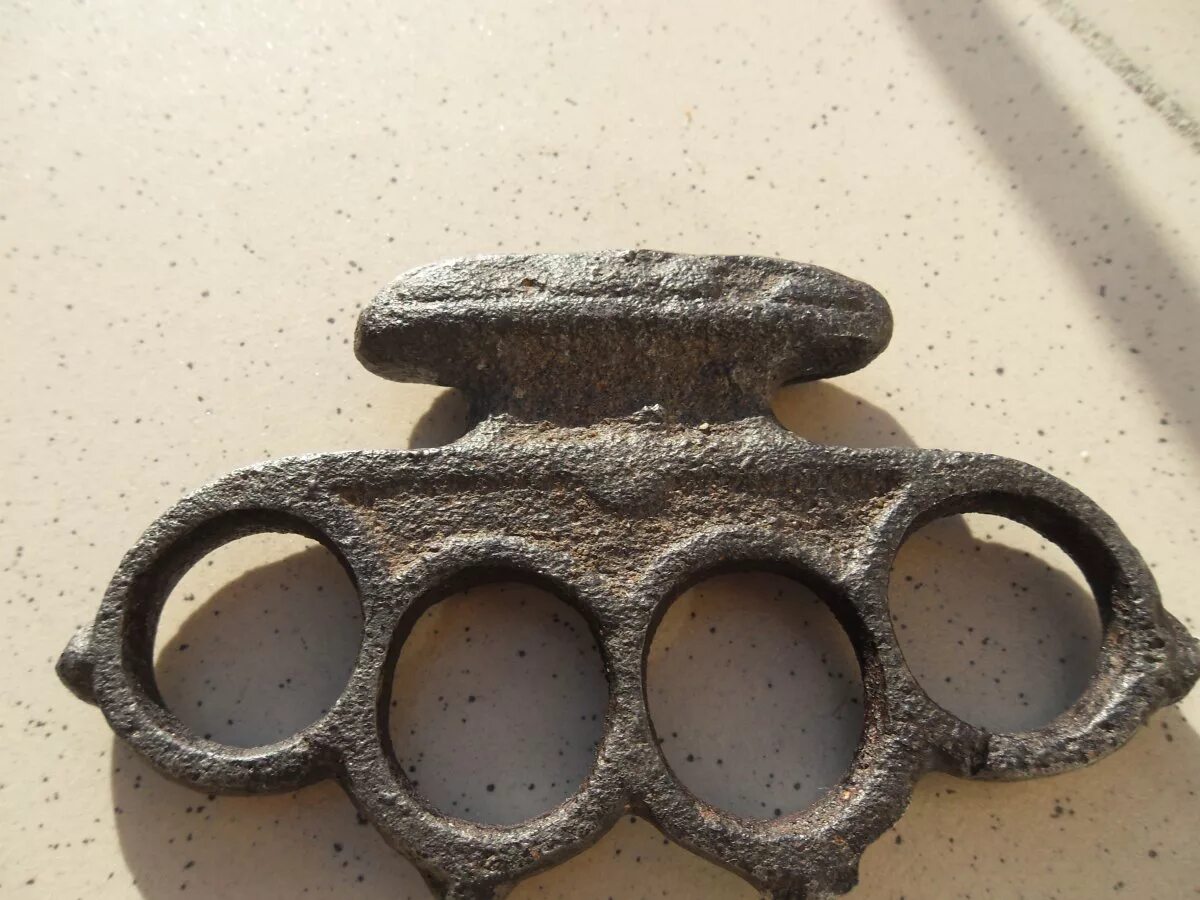 Небо тучи. Кастет из свинца. Небо из свинца. Небо из свинца. Тучи над панельными домами.