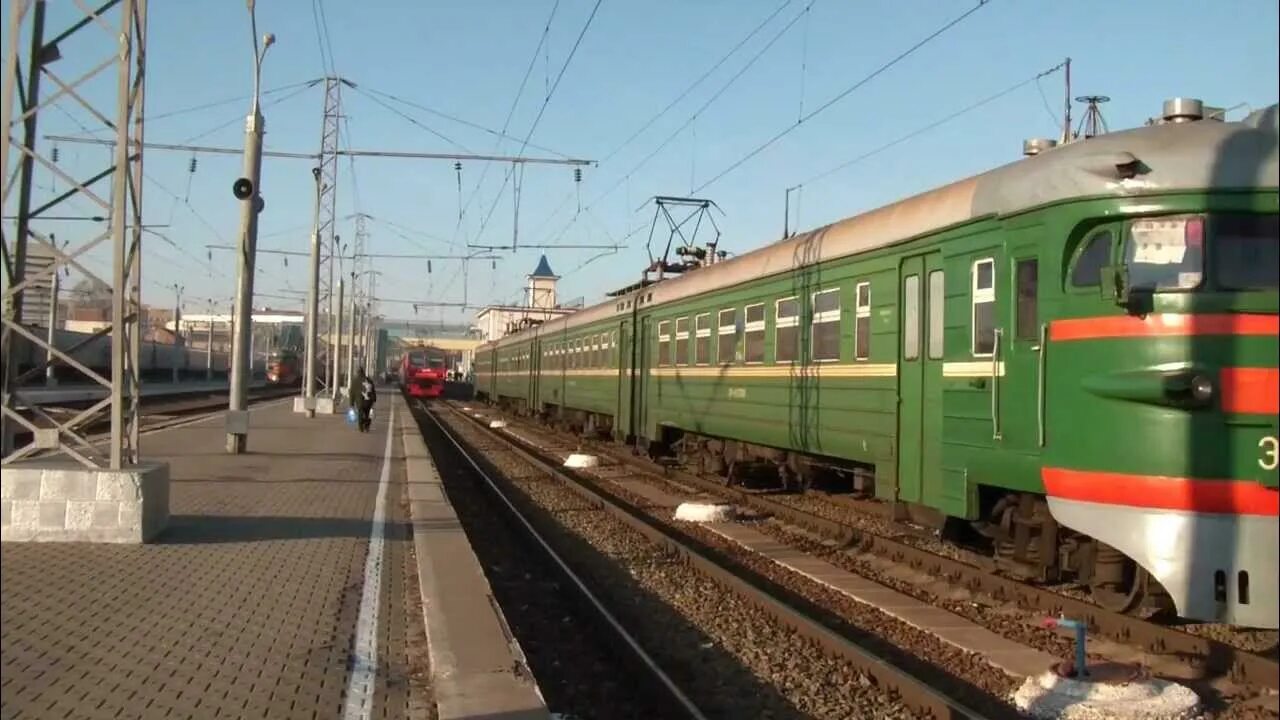 Электропоезд эр9пк. Электропоезд эр9пк Рязань. Станция Кущевка. ЖД вокзал Кущевка.