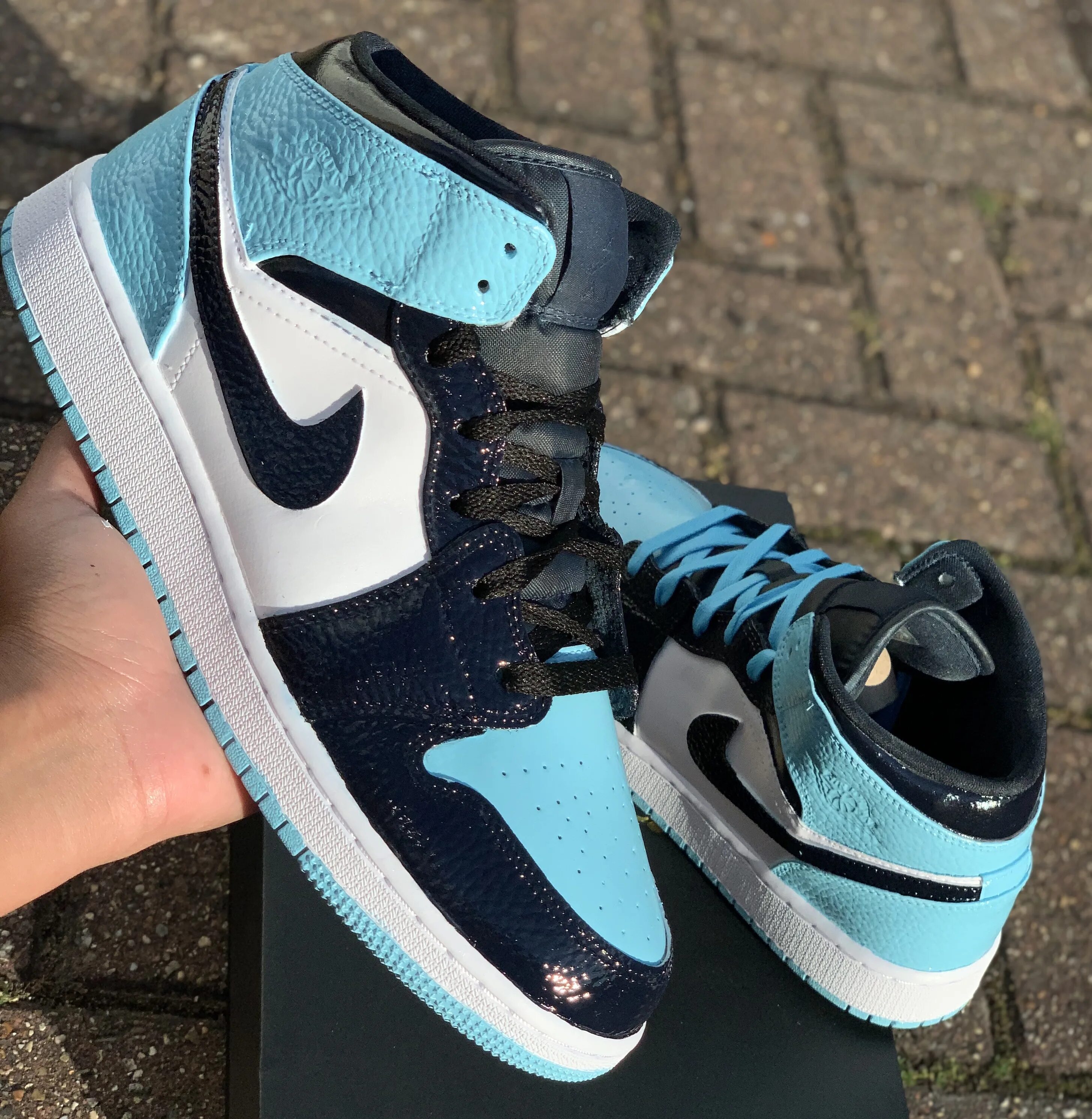 Blue chill. Nike Air Jordan 1 Blue. Air Jordan 1 High Blue. Nike Air Jordan 1 Retro High og Blue. Nike Air Jordan 1 голубые.