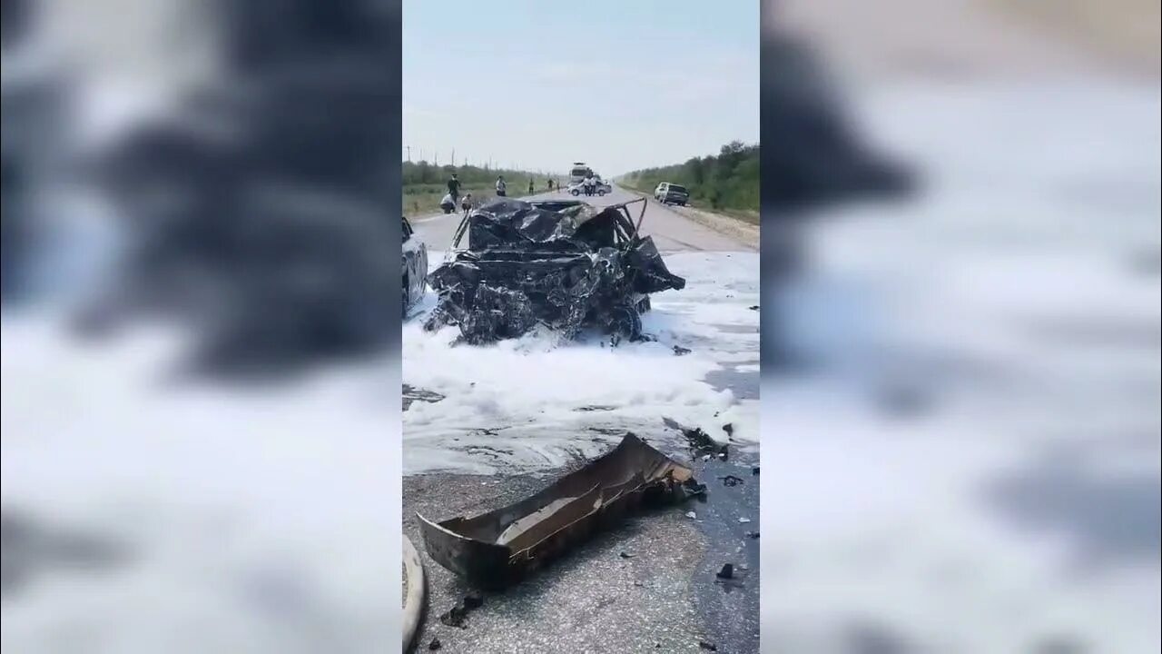 Автобус на трассе м4 сгорел. Авария Семилуки мост 2019 4 машины 9.07.2019. Нефтяной аварии под Энгельсом. Бежецк ДТП горелые тела.