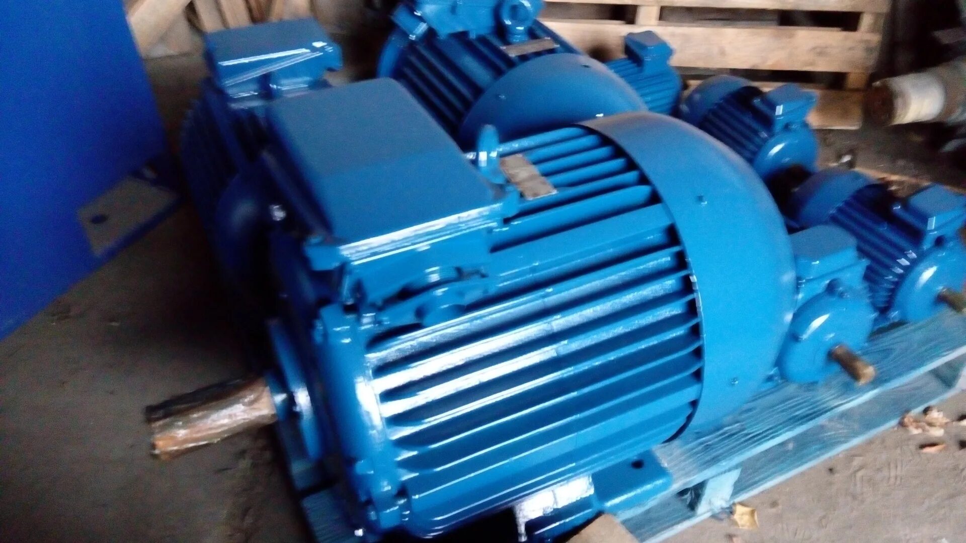 Двигатель вао 6кв 250квт. 2 квт 1500 об/мин цена. Электродвигатель вао2-315 250 квт. Вао4 450 м-2 у2. Вао 2.