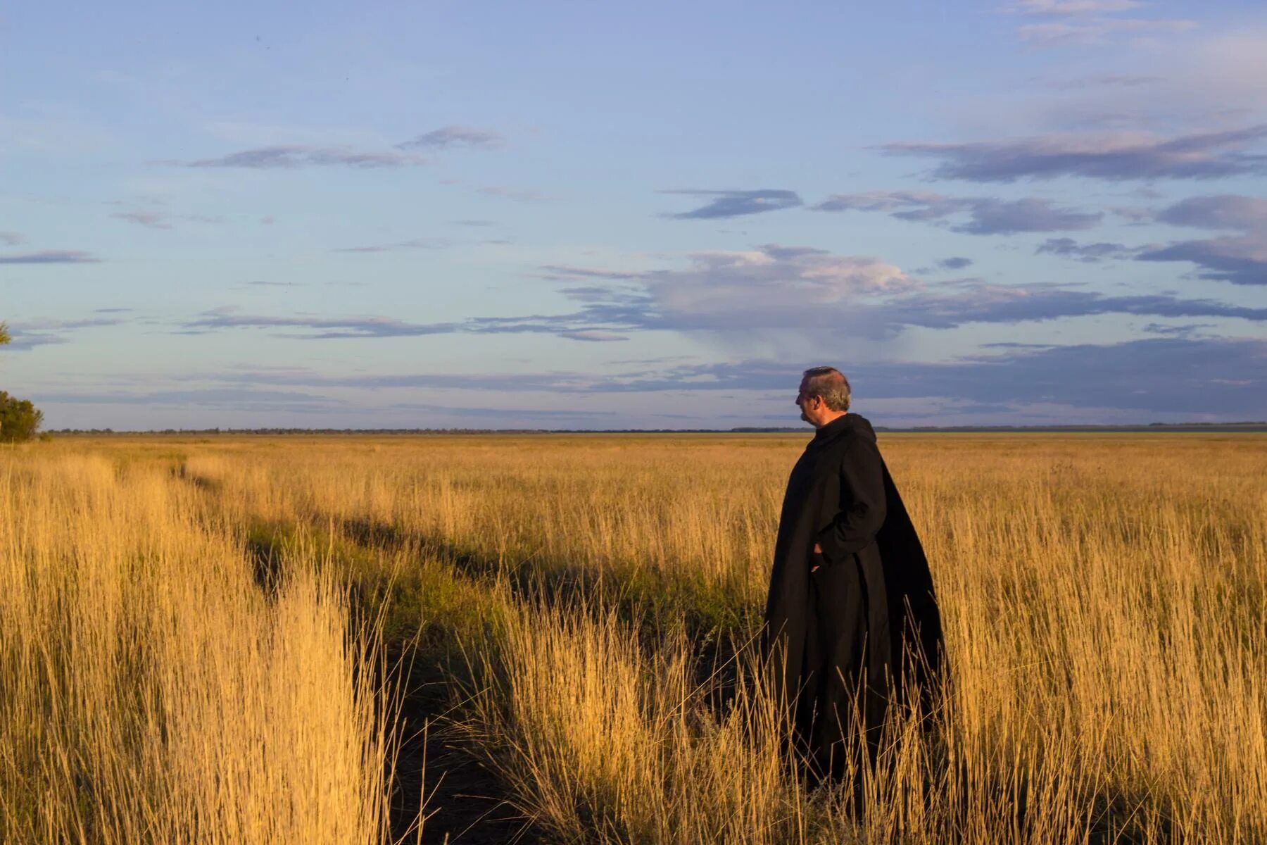 незащищённая от ветра местность. человек полей 4 буквы. человек в поле. пустота. 45 и валера бунт - моя земля.