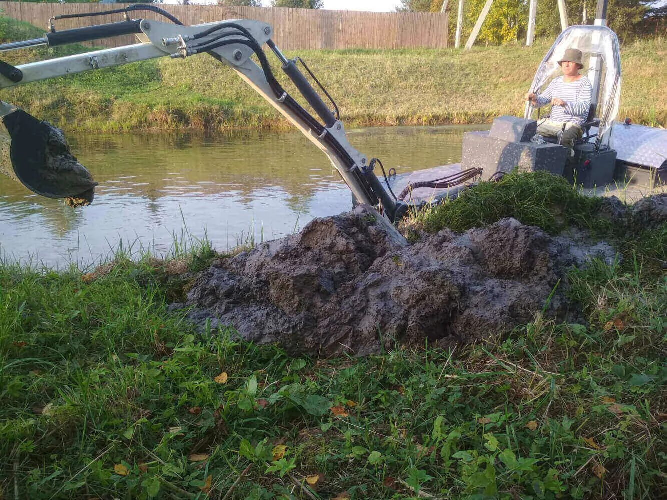 Углубление дна озера. Очистка водоемов от ила и водорослей. Чистка пруда. Чистка%пруда%от%ила. Чистить водоем