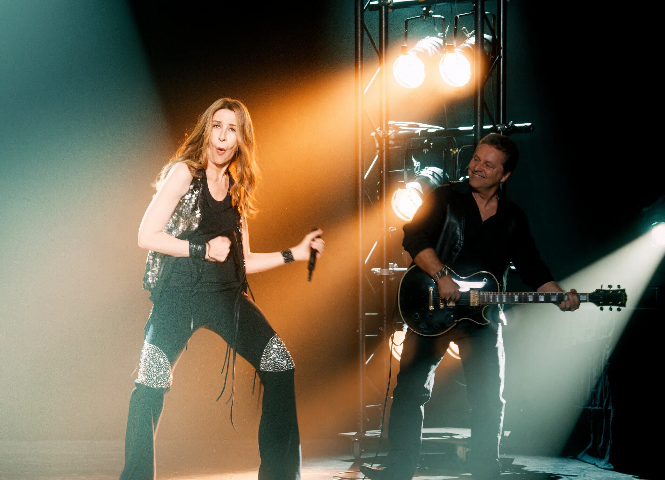 Американские певицы с сильным голосом. Между нами любовь стихи. Не могу тебя забыть стихи. Голос песня про любовь. Love you my baby love your voice песня.