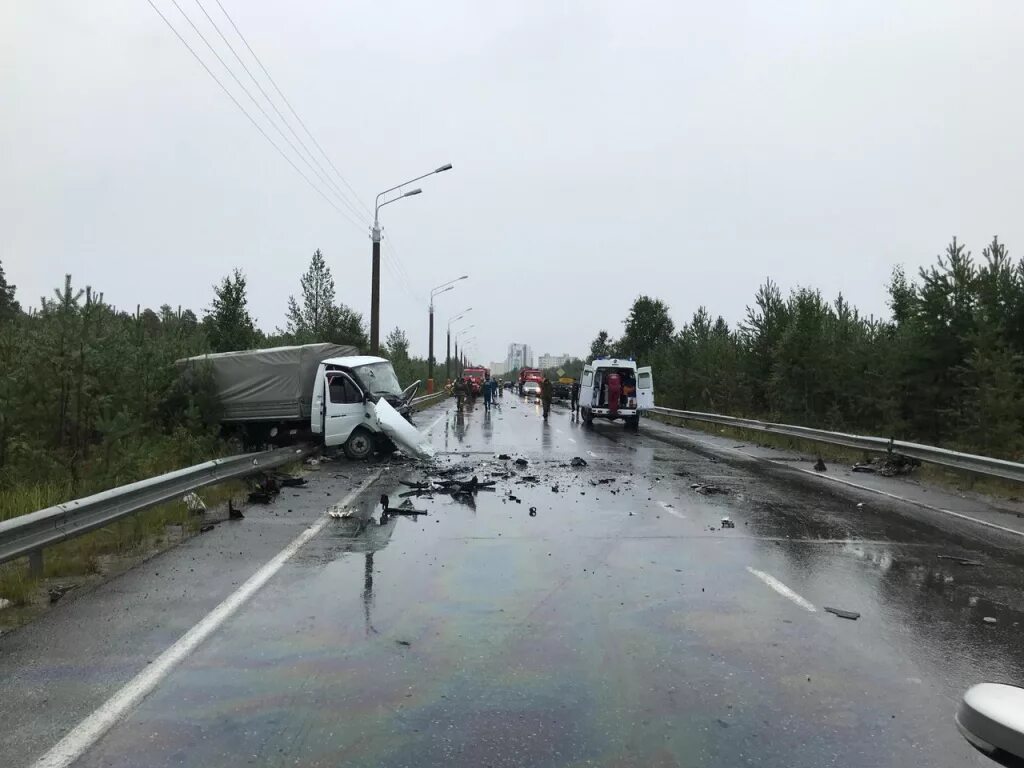 Чп когалым. Чп когалым. Чп когалым. Дтп когалым сургут семья. Строитель упал с высоты.