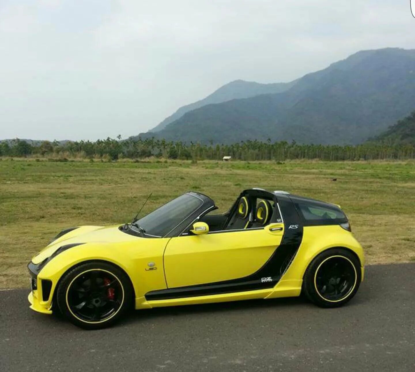 Smart spor. Smart Roadster Coupe. Мерседес смарт родстер купе. Смарт родстер Брабус. Смарт родстер 2.