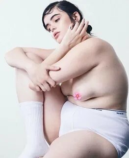 Barbie Ferreira Nude Sexy Tits Photos.