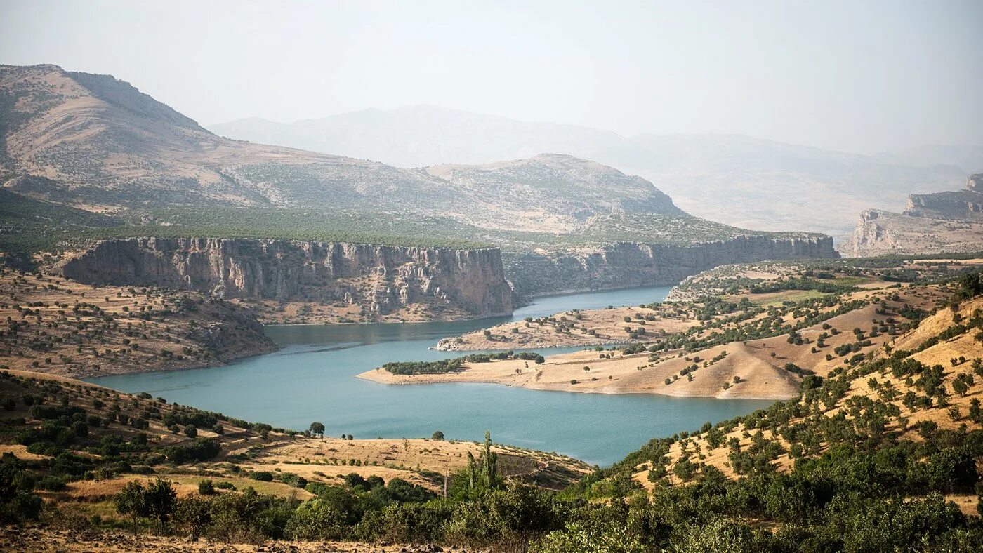 Ев рат. Река Евфрат в Турции. Река Евфрат Халфети. Долина реки Евфрат. Река Евфрат в Сирии.
