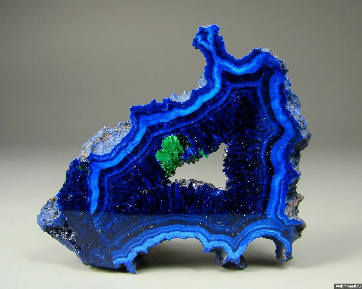 Kristall minerals с120. Самые уникальные минералы. Самые уникальные минералы. Камень антарктицит минерал. Опал контралуз.