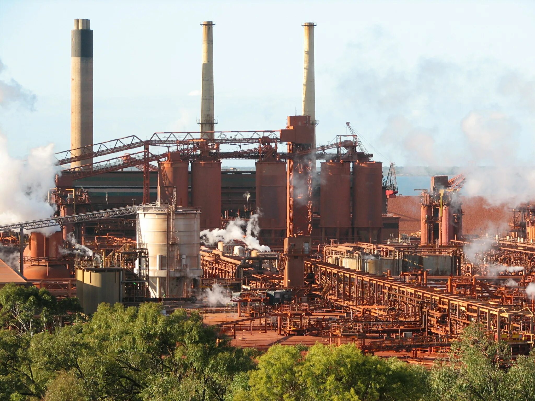 Queensland Alumina Limited Australia. Квинсленд промышленность. Глиноземный завод Германия