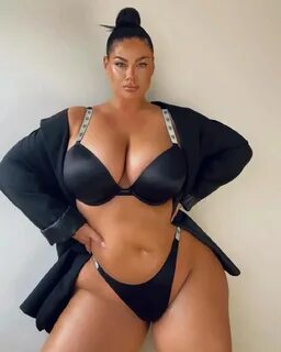 Из баскетбола в мир эротики Пышные формы