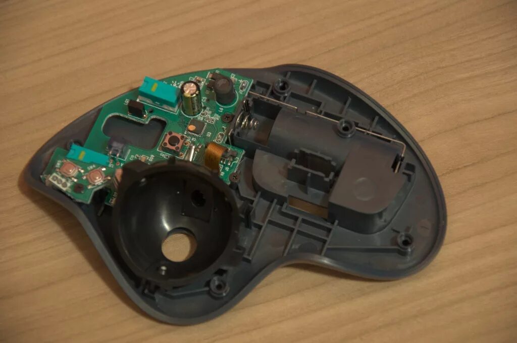 Как разобрать мышь logitech. Разобранная мышь logitech m580. logitech m-r001 disassembly. logitech m705.
