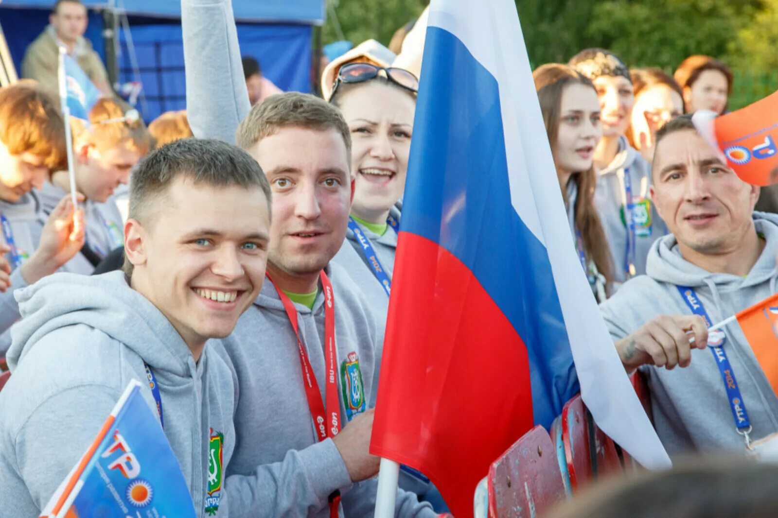 Мир молодых в россии. Молодежь России. Молодежь в политике. Молодежь и политика. Молодежная политика.