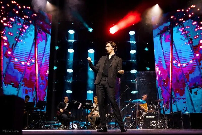 премьера мюзикл призрак оперы 2022. театральные шоу театр. спектакль звезду заказывали. хиты мюзиклов картинки. реклама мюзикла.