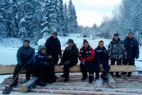 Жители построили мост