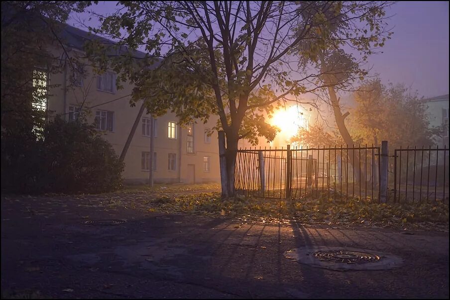 Утром 13. Раннее утро в Городке. Город в 4 утра. Рассвет в 4 утра в городе. Раннее утро в городе фото.