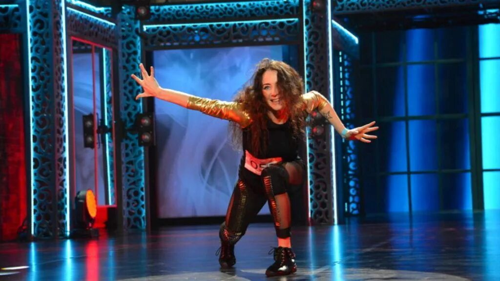 Сестры михайлец шоу танцы. Шоу танцы на тнт. Шоу танцуй девочка. Юлия косьмина степ. Танцы на тнт виктория.