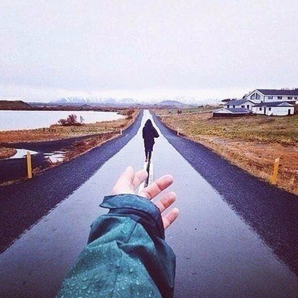 Иногда нету. Иногда надо просто уйти. иногда уходя надо уходить. иногда хочется уйти от всего. далеко и надолго.