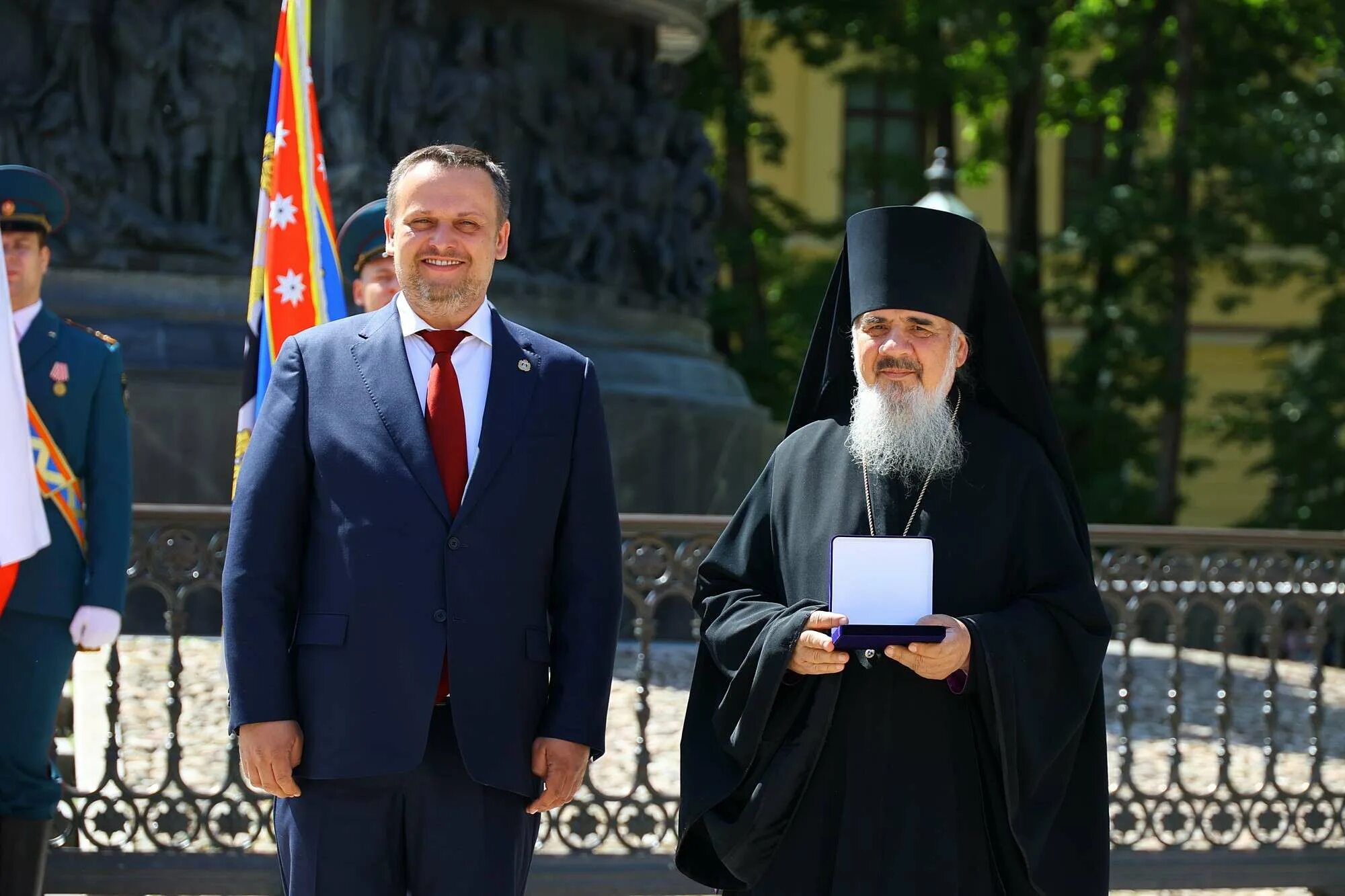 Российская федерация поощряет. Губернатор Новгородской области. Вручение дипломов губернатором. Награждение губернатором Новгорода сегодня.