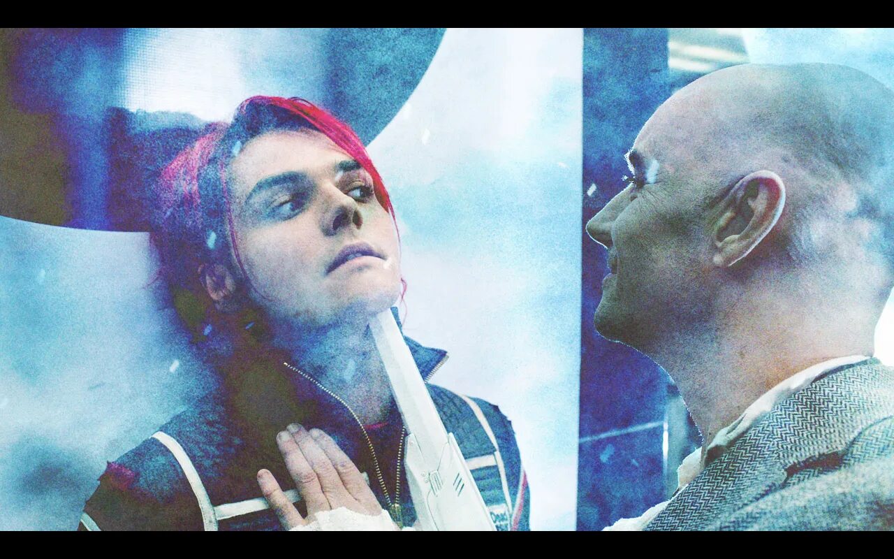 Mcr sing. My chemical romance sing live. Грант моррисон my chemical romance. Gerard way danger days. My chemical romance sing.