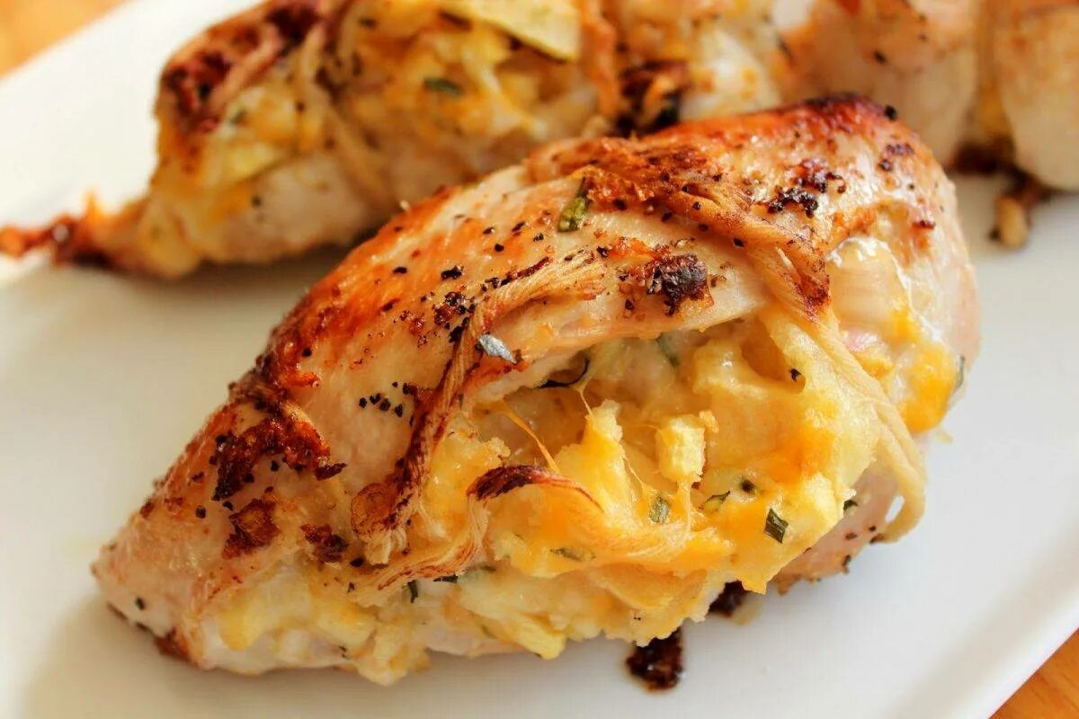 Куриное филе под сыром Гауда. Фаршированная куриная грудка. Куриная грудка фа́ршип. Куриная грудка фаршированная сыром