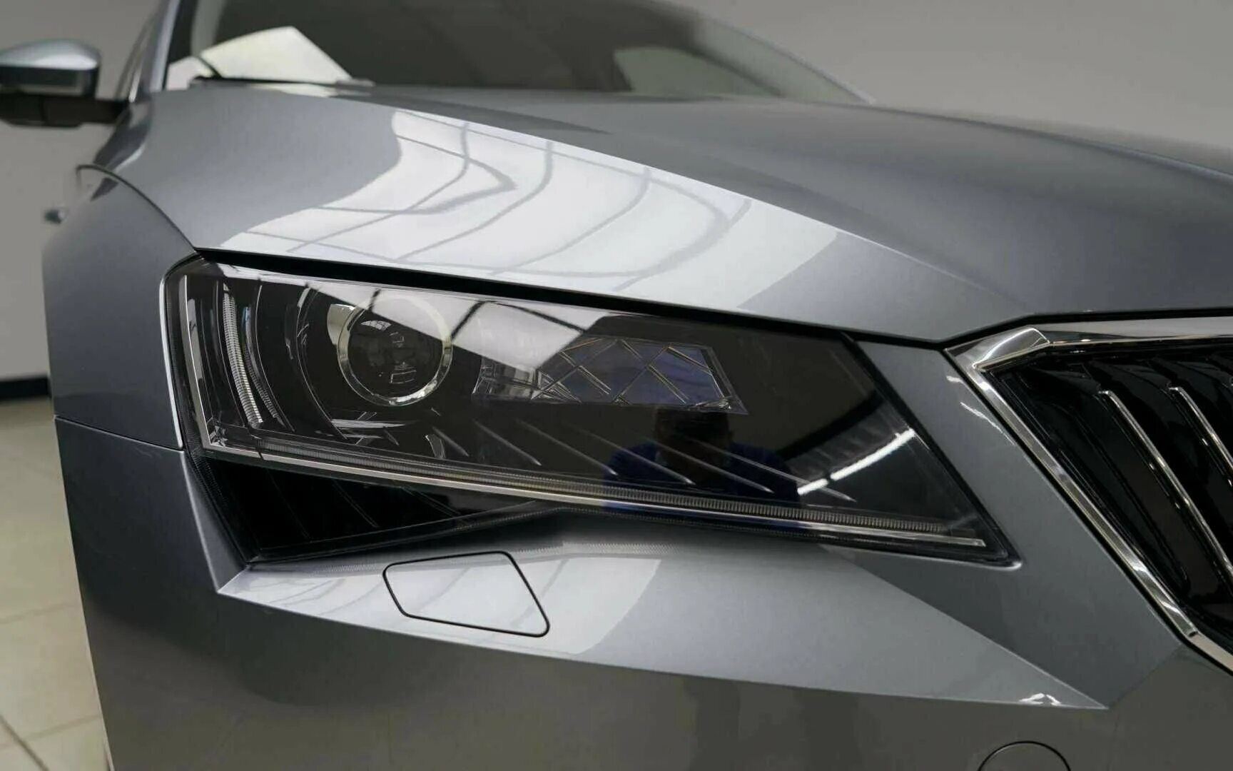 тонировка фар. тонировка фар пленкой mw f10. тонировка передних фар. тонировка фар пленкой. тонирование фар.