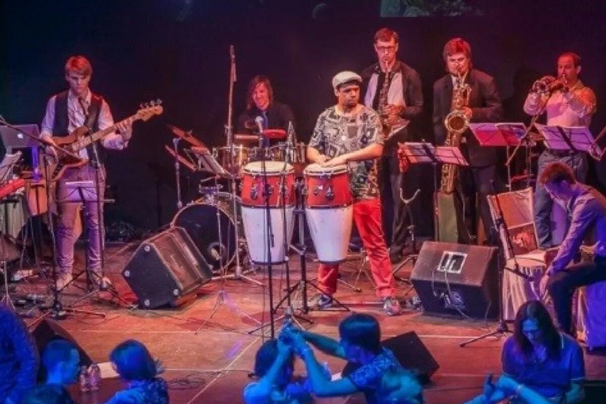 Оркестр соль. Обложка альбома сурганова и оркестр - соль. Обложка альбома сурганова и оркестр - соль. Самые известный сальса оркестры. Самые известный сальса оркестры.