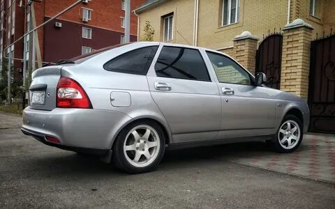 Приора 2011 год хэтчбек