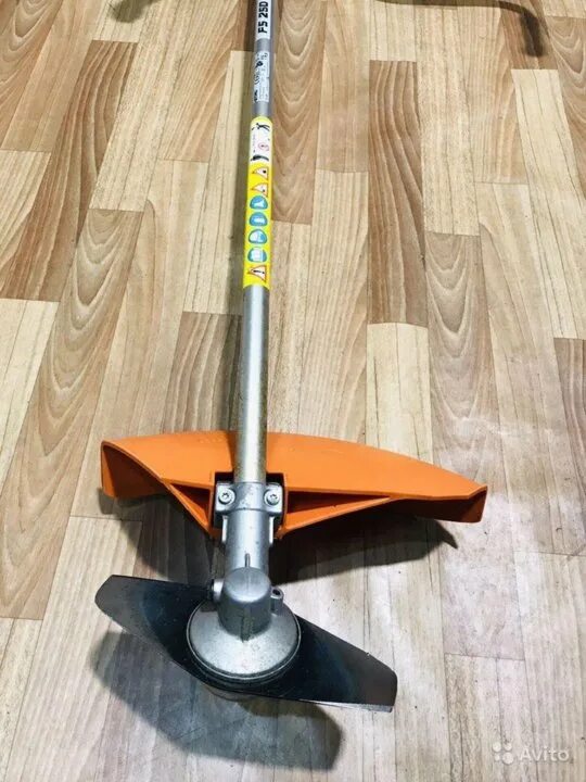 Триммер штиль fs цена. Бензиновый триммер Stihl fs250. Stihl FS 250. Подрезчик штиль FS 250. Триммер бензиновый Stihl 250.