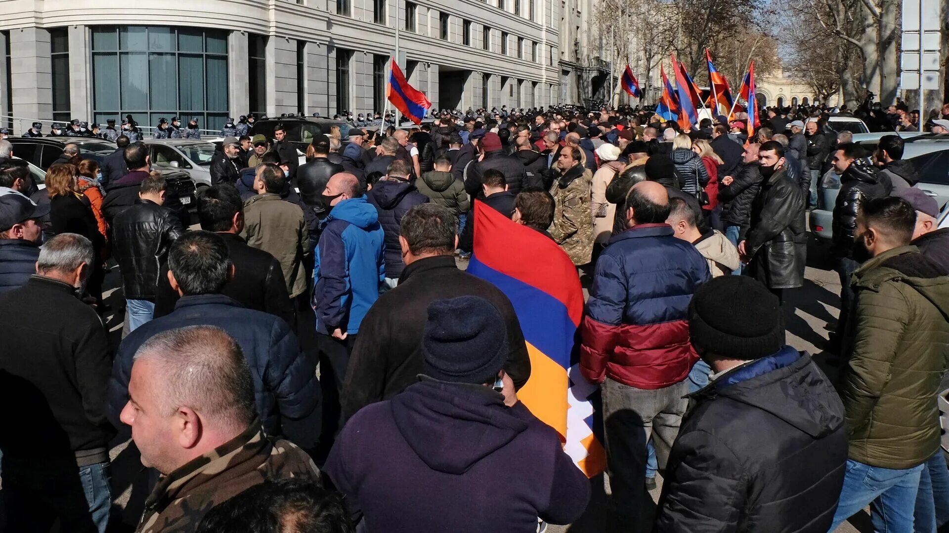 Протесты в Армении 2022. Протесты в Армении 2021. Антироссийские протесты в Армении 2022. Протесты в Армении 2022 сегодня. Очередь в ереване