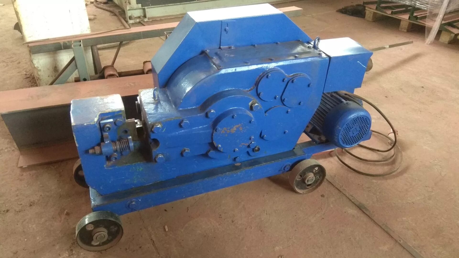 Рубочный станок р-42. Станок рубочный для арматуры электрический 380в нож. Станок для резки арматуры впк р-52. Масло для рубочного станка арматуры. Рубочный станок.