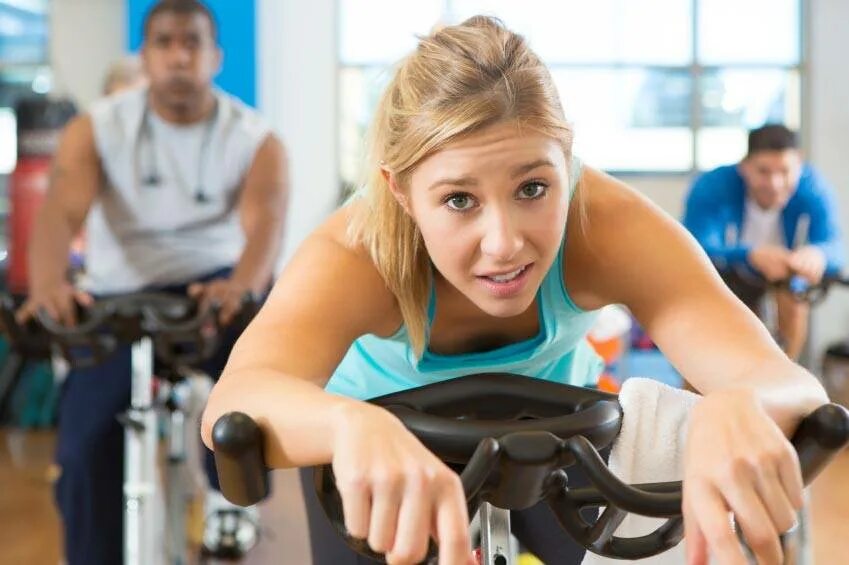 Тренировка при насморке. Тренировки при простуде. Физические нагрузки. После занятия спортом простуда. Можно ли заниматься спортом.