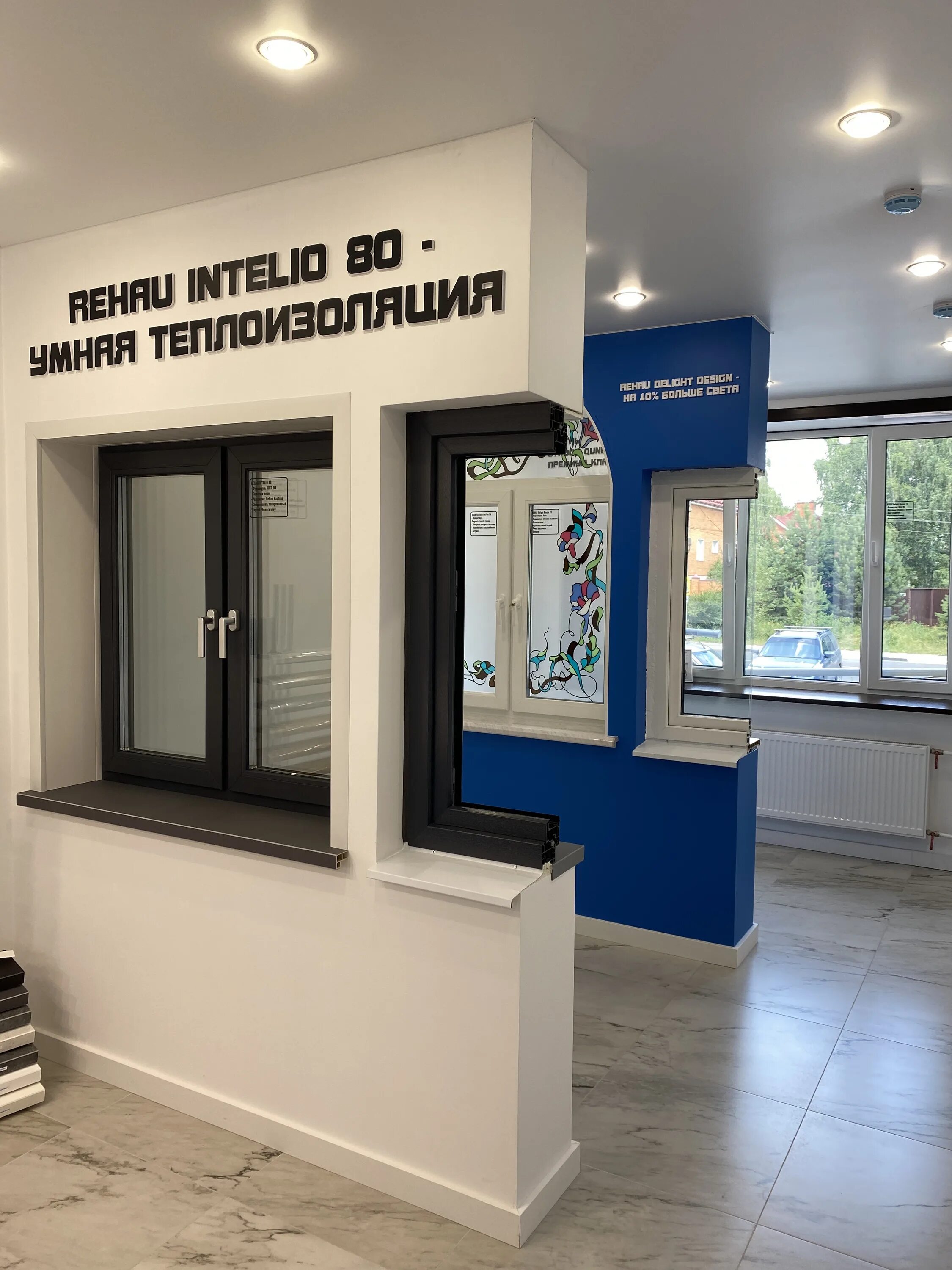 Веранда к деревянному дому с пластиковыми окнами. Окна аттик. Окна пластиковые бу ликино дулево. Готовые пластиковые окна. Окна пластиковые на харьковской горе.