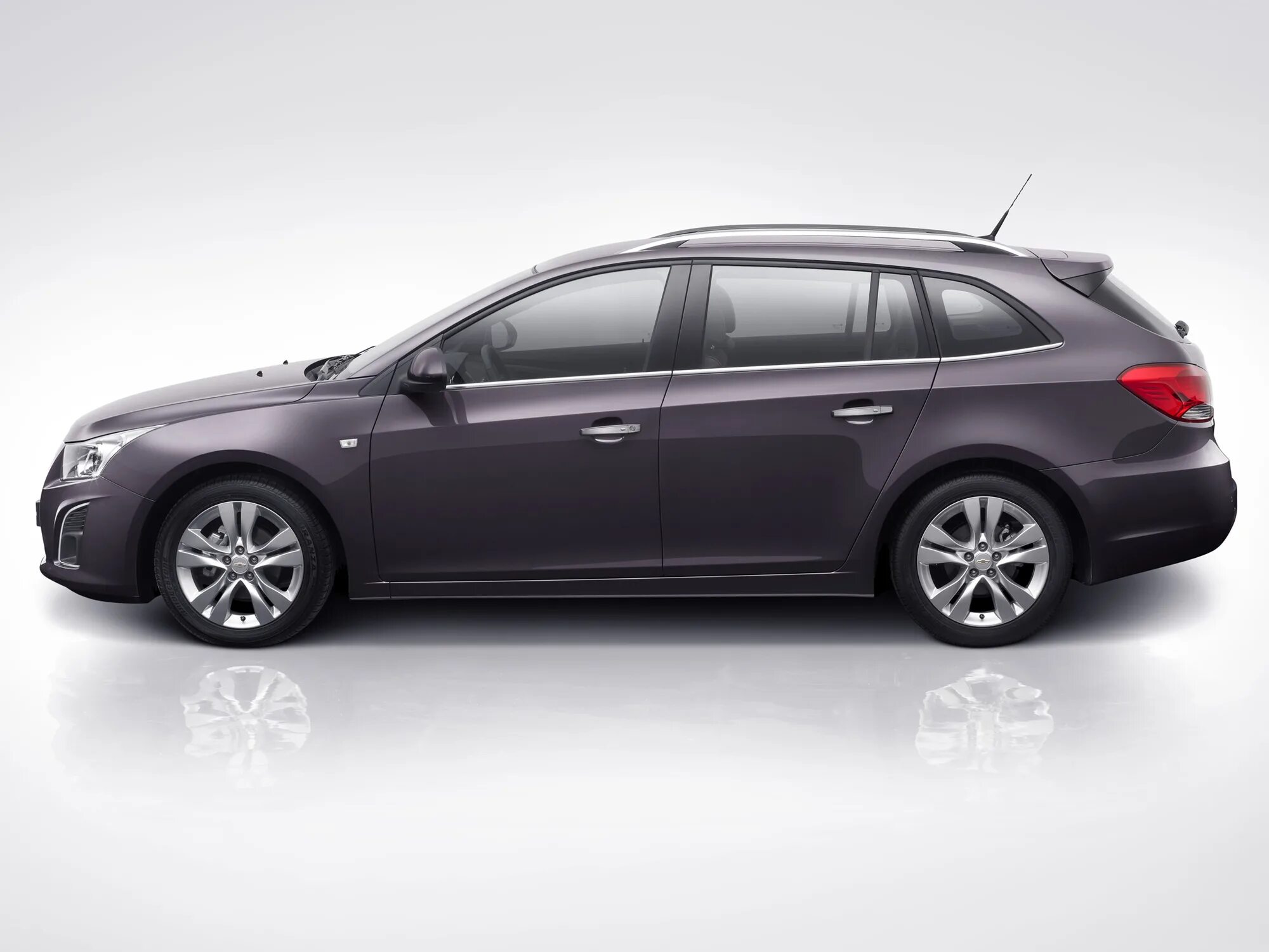 Комплектации года универсал. Chevrolet Cruze 2012 универсал. Chevrolet Cruze 2013 универсал. Chevrolet Cruze 2015 универсал. Шевроле Круз универсал 2014.