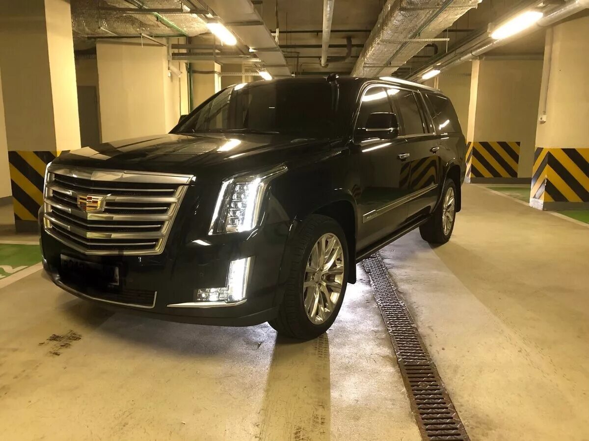 Кадиллак эскалейд 2018. Кадиллак Эскалейд 2018 черный. Cadillac Escalade ESV 2018. Cadillac Escalade IV 2018. Кадиллак Эскалейд ESV 2018.