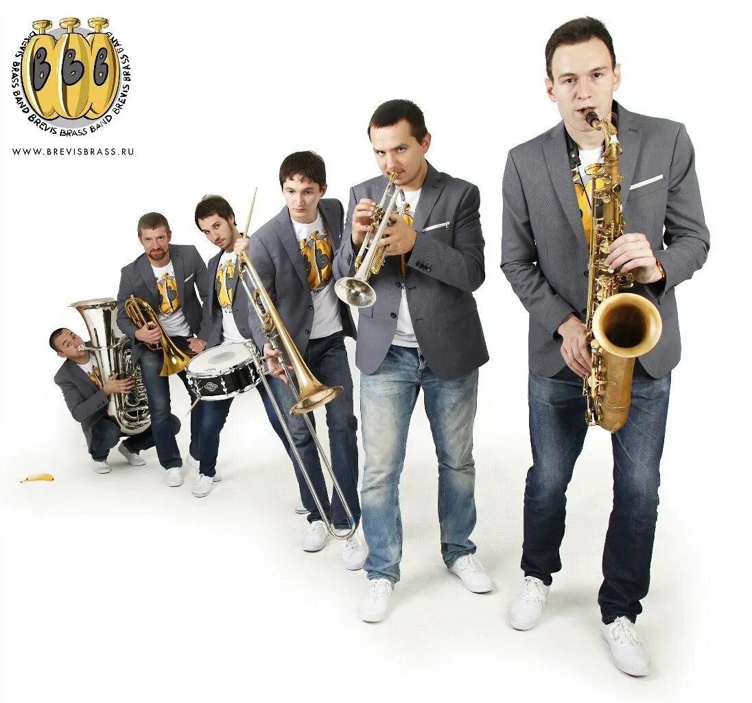 Группа canadian brass. Brevis brass band. Youngblood band. Трубачи брасс бэнд. Ансамбль брасс-бенда.
