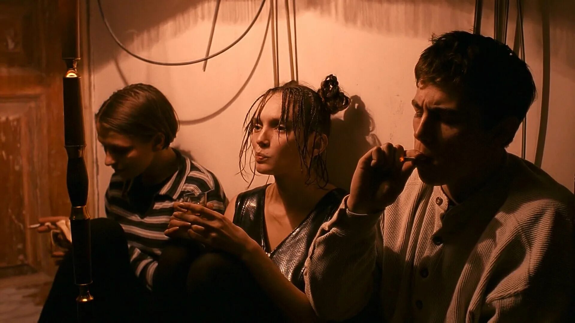 данила бодров брат 1997. бодров брат кадры. брат фильм 1997. сергей бодров брат 1997. сергей бодров брат 1997.