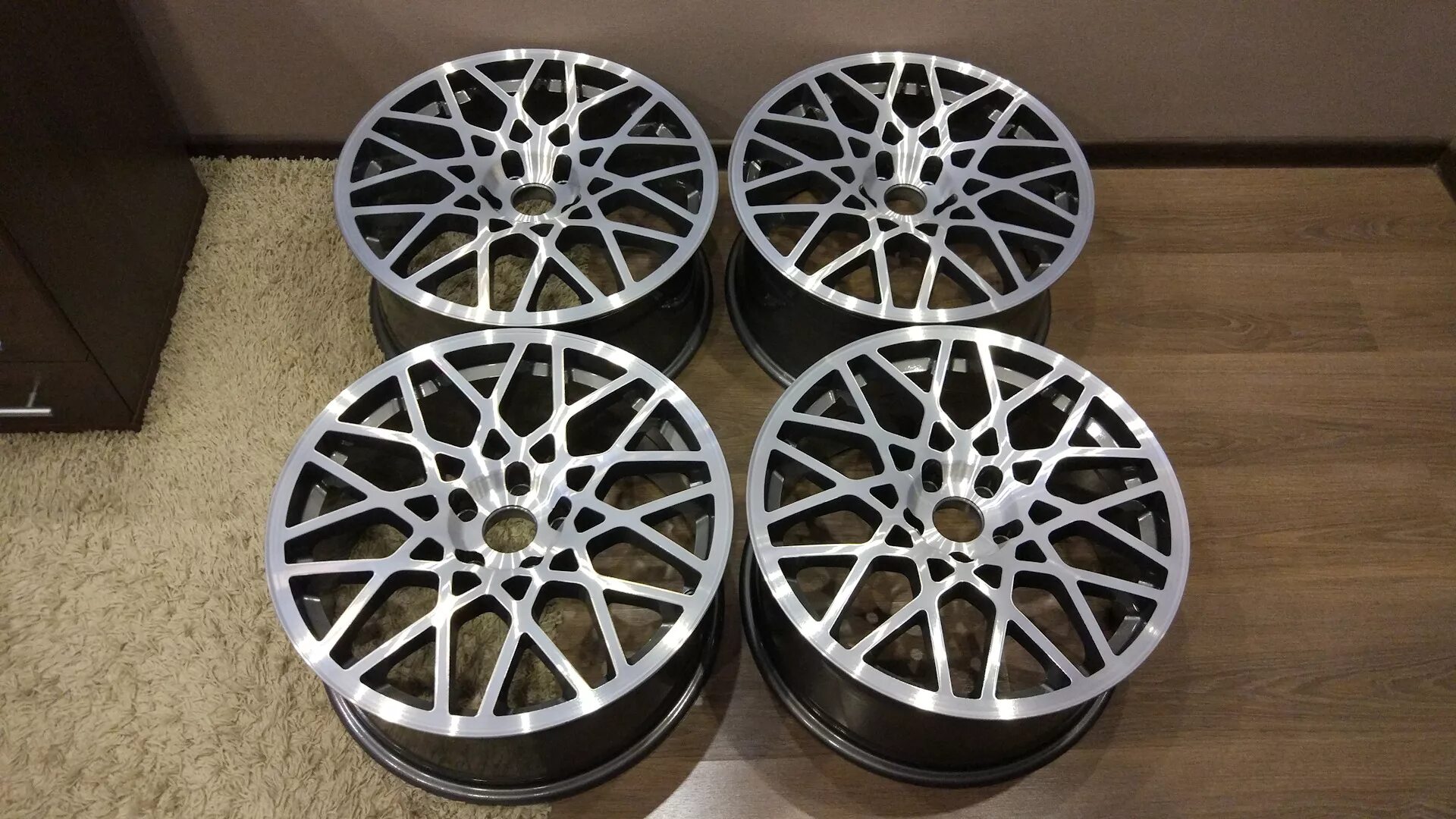 R17 5 114. Rotiform BLQ r18. Rotiform BLQ r17 5x114.3. Rotiform BLQ r18 5x114.3. Rotiform r17 5x112.