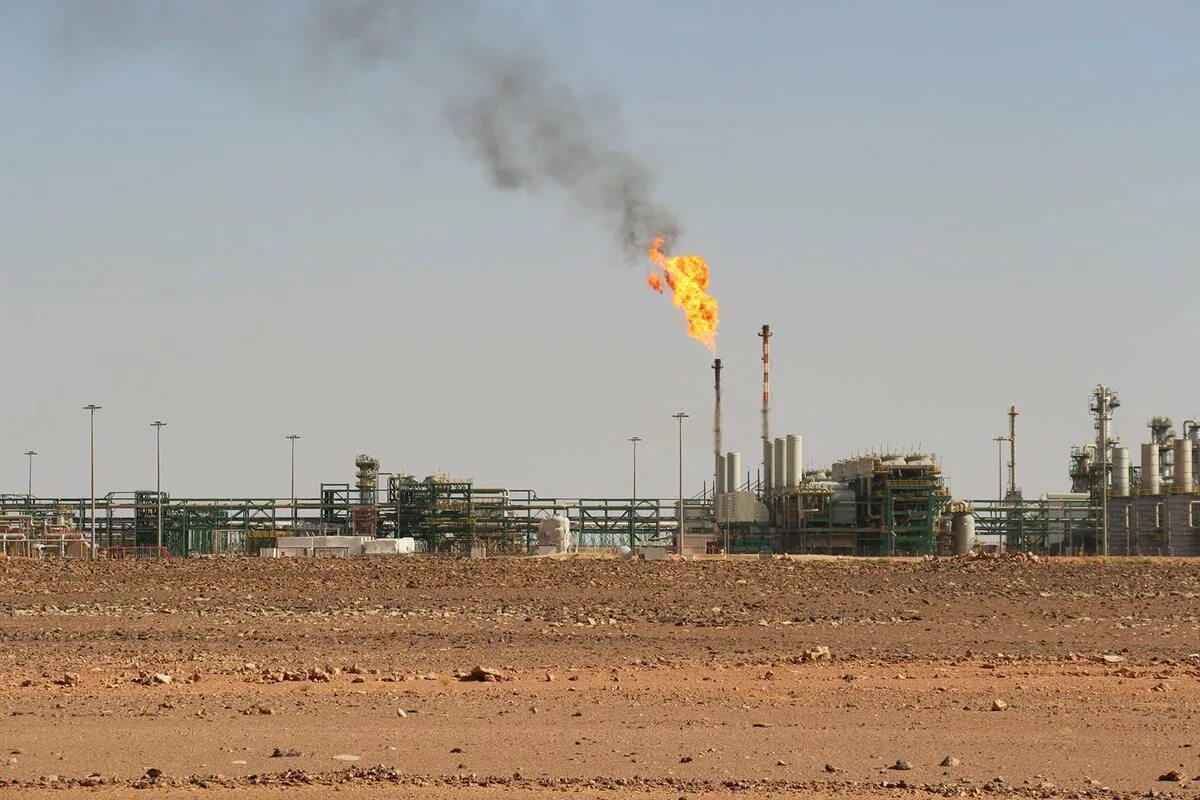 Ливия нефть. Добыча нефти ливия 2025. нефтедобыча в ливии. ливия газовые месторождения. месторождения нефти в ливии.