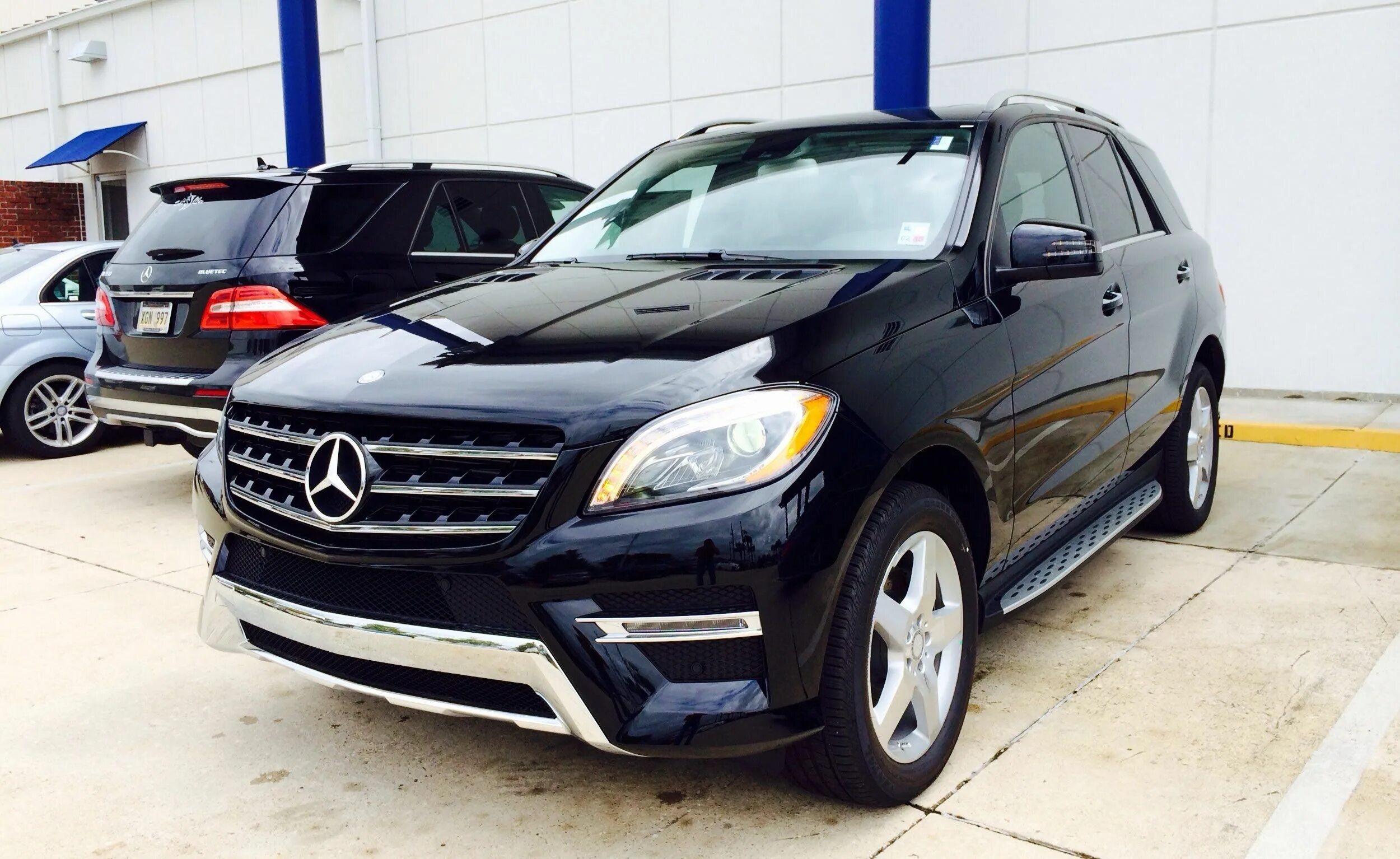Мл 350 видео. Mercedes benz ml 350. mercedes-benz m-class ml 350. mercedes benz ml 350 2014. mercedes benz ml350 4matic 2016.