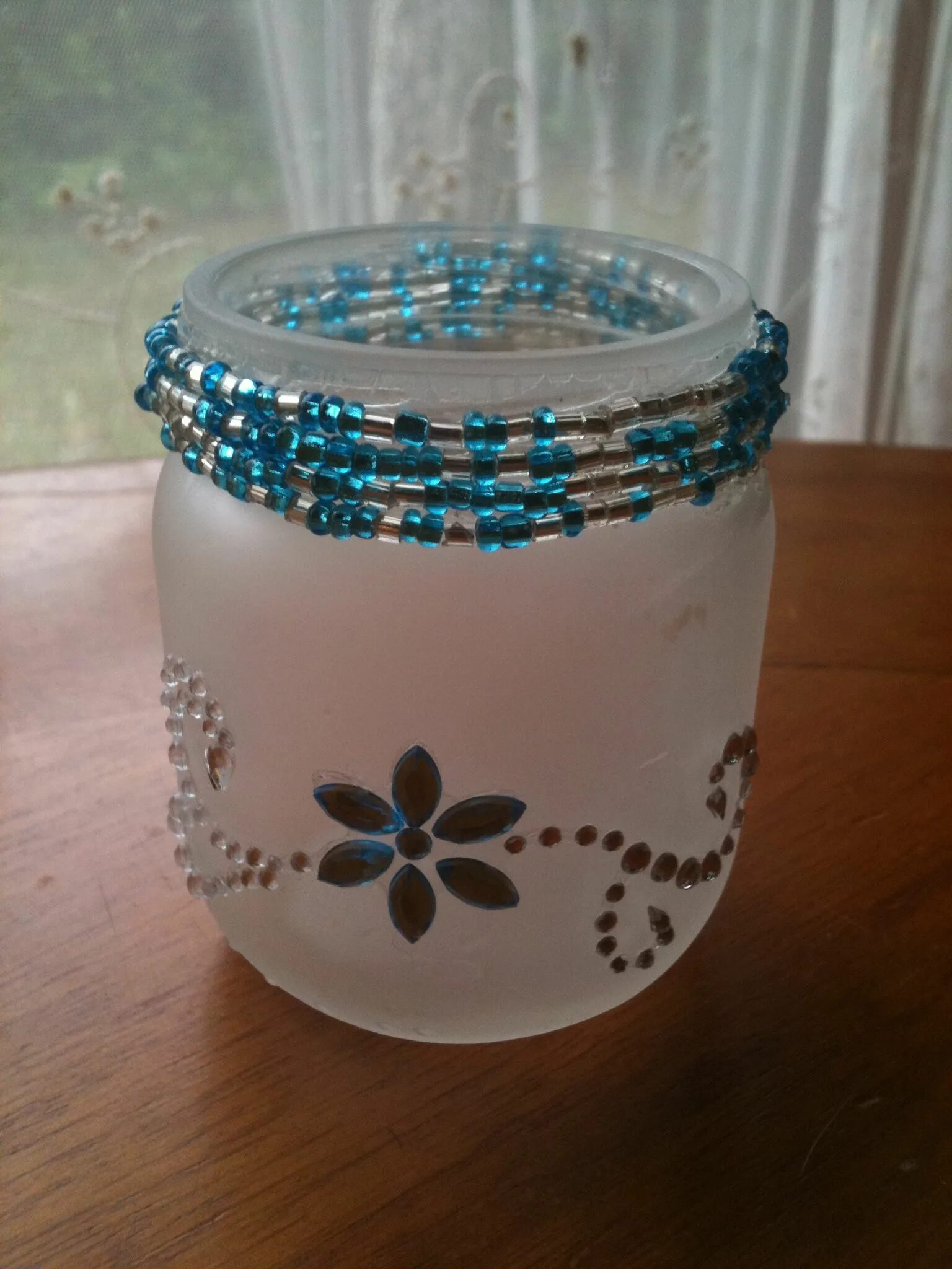 шкатулка бочонок из прищепок. из пластиковых баночек. ваза из консервной банки. что сделать из пластиковой банки. декорирование пластмассовых баночек.