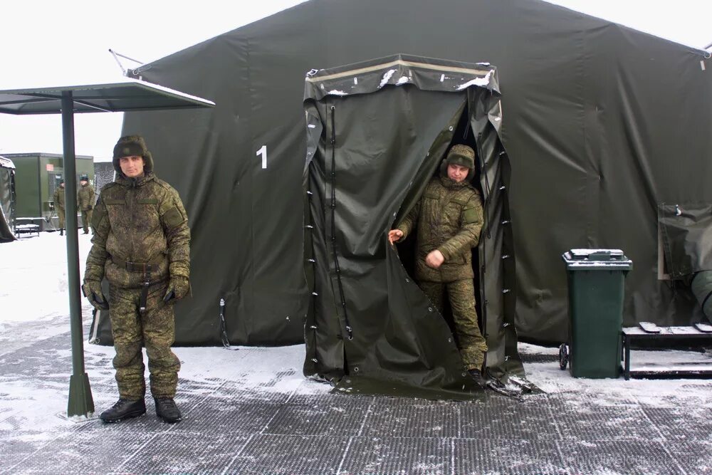 Армейских условиях. Полевой лагерь военнослужащих вс РФ. Армейская палатка ПМК. Палатка зимняя Военная. Военная Полевая палатка.