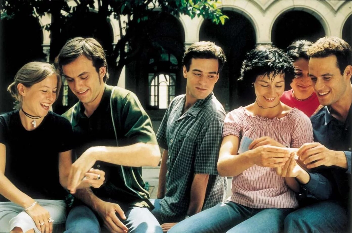 Испанка фильм 2013. Кино испанка 2002. Испанка 2002 l'auberge espagnole. Одри тоту испанка. Логика измены фильм 2002.