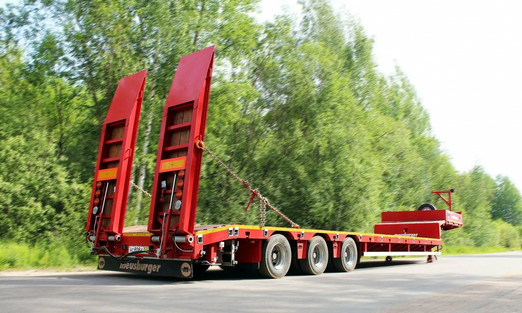 Автомобильная перевозка тяжеловесных грузов. Трал Новтрак тр-354. Трал 30 тонн. Низкорамный трал 30 тонн. Полуприцеп низкорамный тр-354.