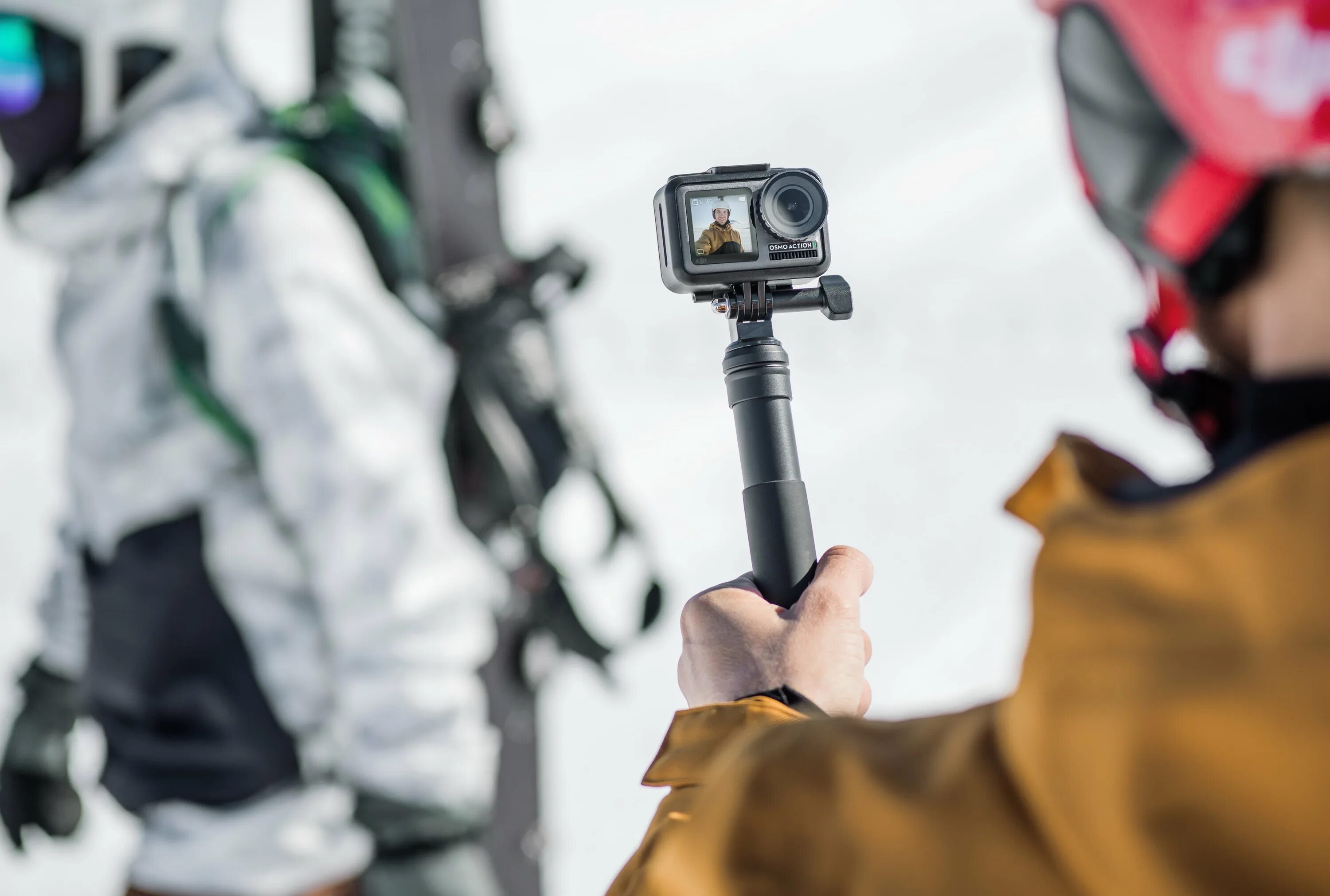 Приложение для экшен камеры. Диджей осмо экшн. dji osmo action фото с камеры. экшн камера снимающая в темноте. съемка военных с экшн-камеры.